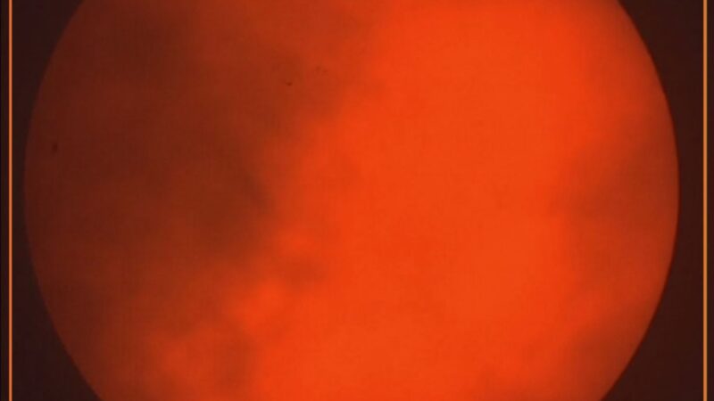 29 MARZO – Il Sole eclissato dalle nuvole